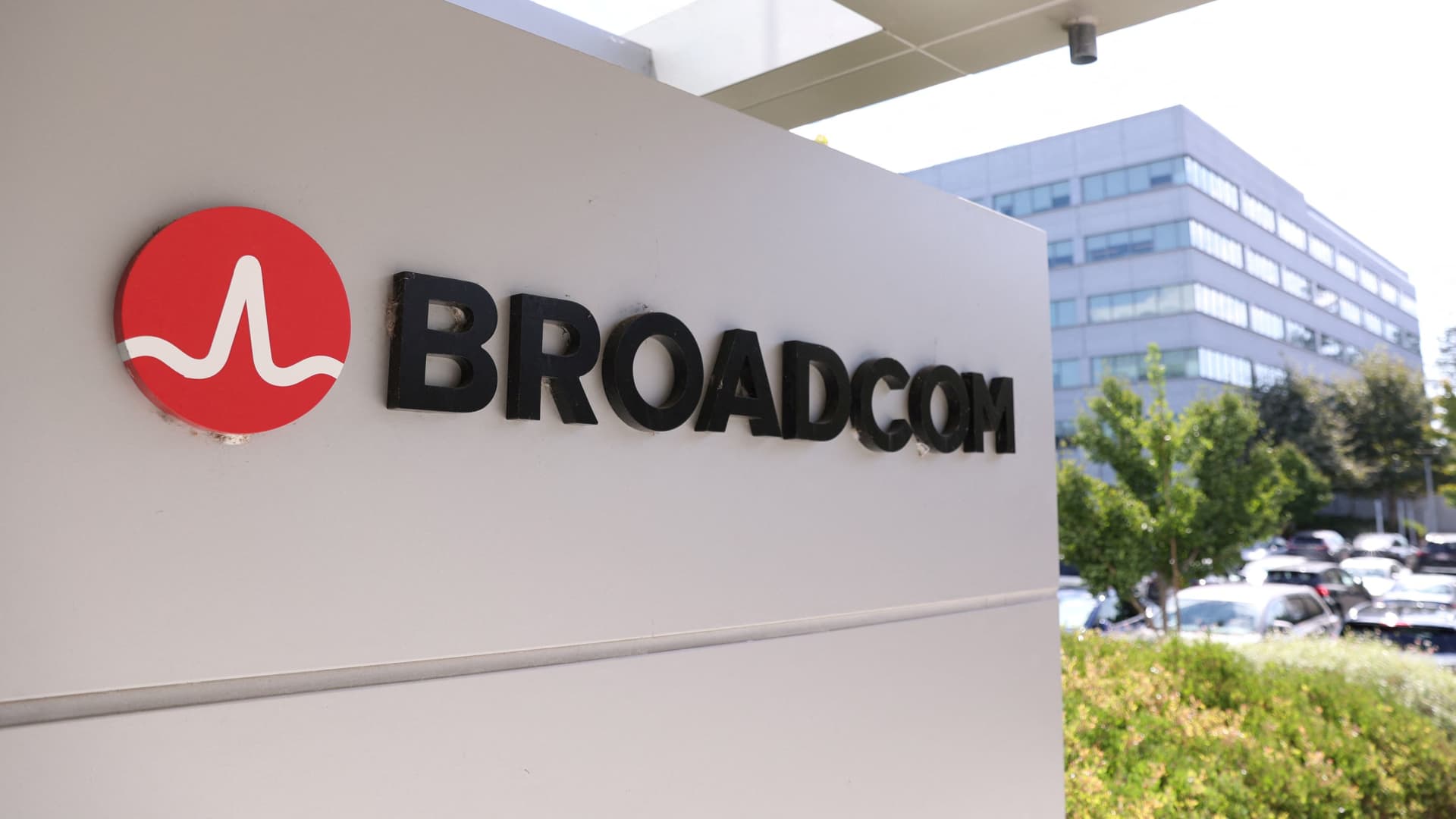 Rezultatele financiare ale Broadcom (AVGO) pentru Q4 2025.