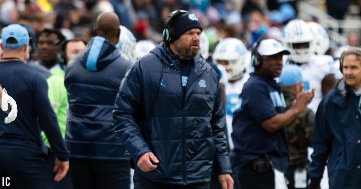 South Carolina ar fi pe punctul de a-l angaja pe antrenorul liniei ofensive, Randy Clements