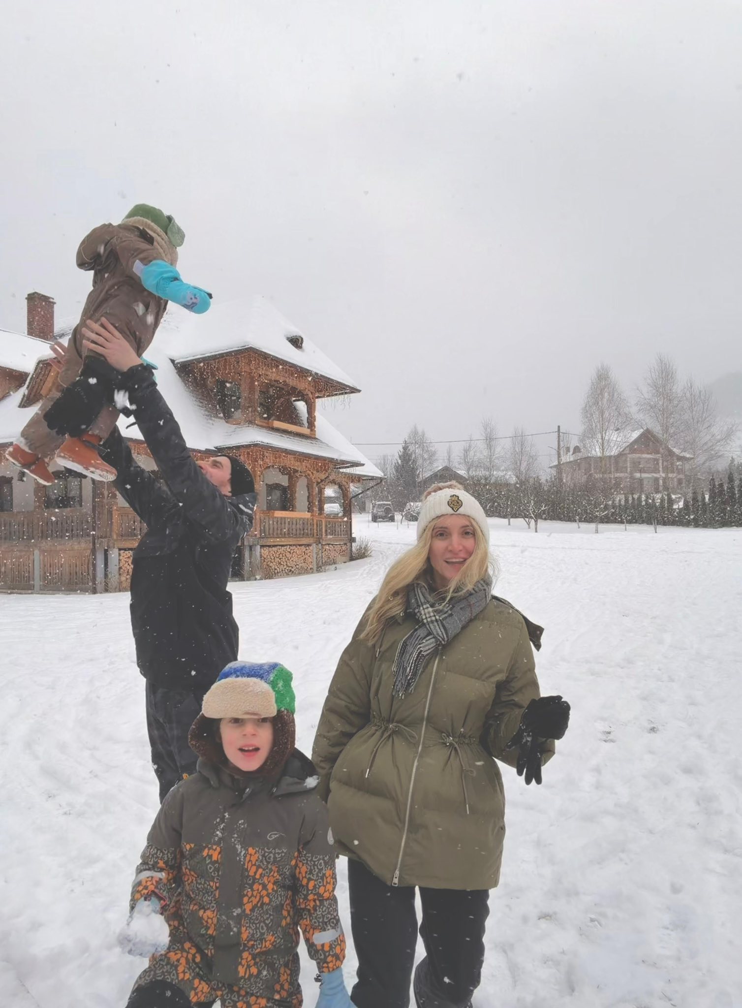 Utilizator transmite urări de Anul Nou