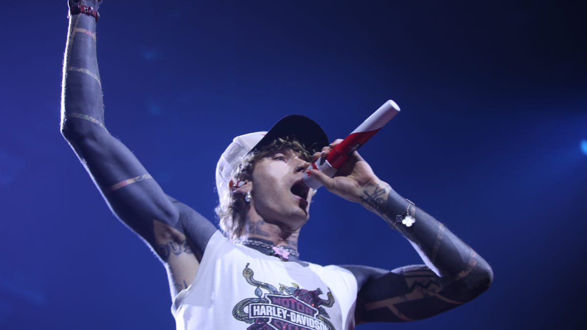 Concertul lui MGK în arena din Milwaukee a depășit chiar și spectacolul gratuit din cluburi.