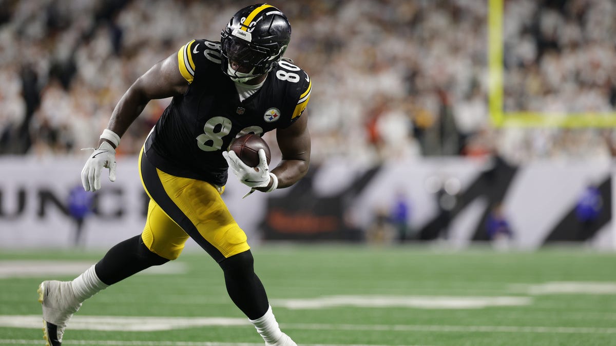 Darnell Washington de la Steelers răspunde la criticile lui Rob Gronkowski
