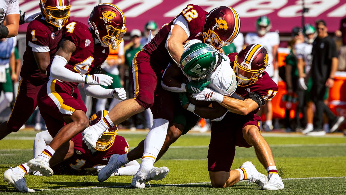 Jucătorii Central Michigan au încredere deplină în noul antrenor și strălucesc la bowling în Detroit