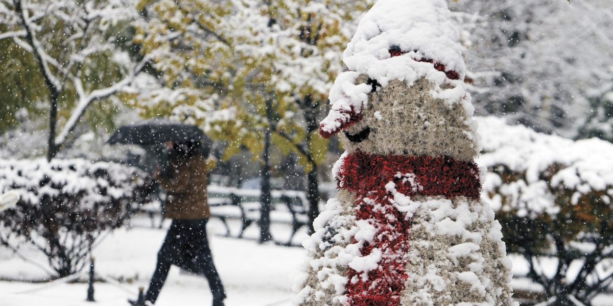 ANM a actualizat prognoza meteo. Cod galben și portocaliu de vânt puternic și ninsori în mai multe regiuni