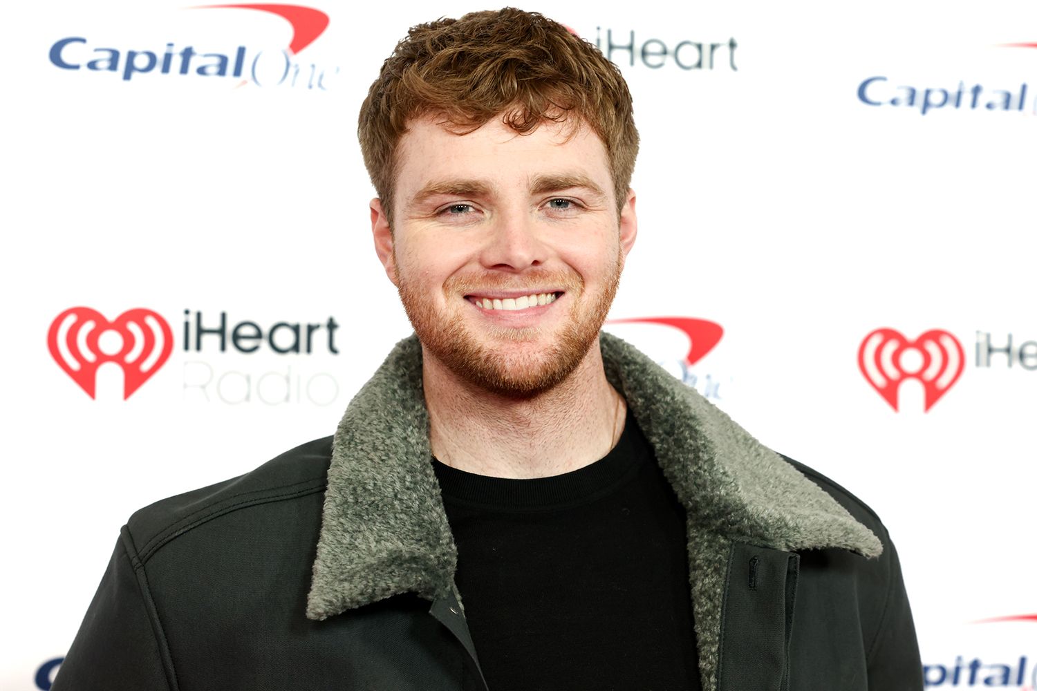 Alex Warren afirmă că absența soţiei în turneu e o lecţie de viaţă (exclusiv)