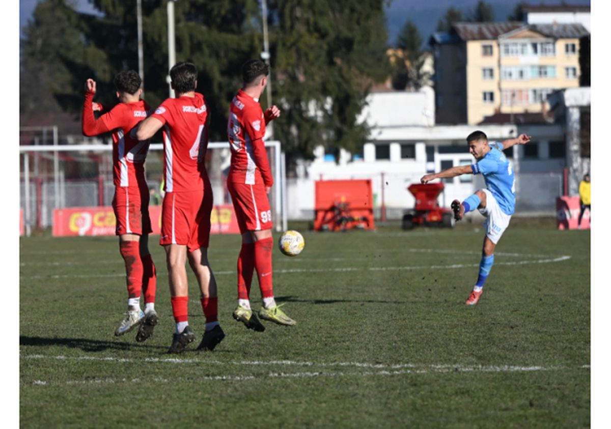 Astăzi se joacă 9 meciuri » Rezultatele, marcatorii și clasamentul în timp real