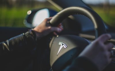 BYD ridică miza pe piața electricelor și lovește direct în Tesla cu o garanție greu de ignorat