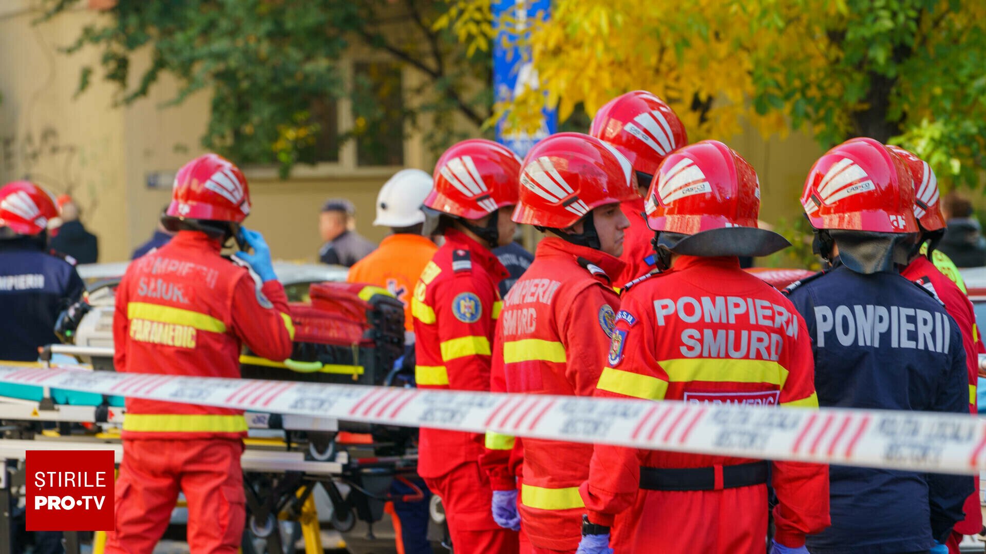 Explozie urmată de incendiu într-un bloc din Focșani. Mai multe echipaje ISU au intervenit de urgență