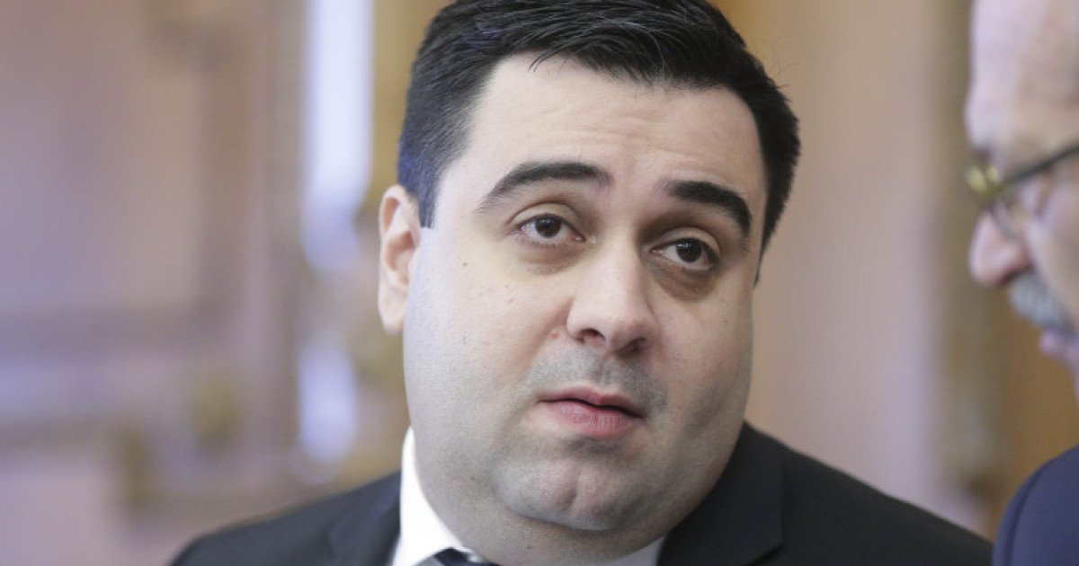 Percheziții DNA la fostul ministru al Transporturilor Răzvan Cuc. El este vizat într-un dosar de mită (surse)