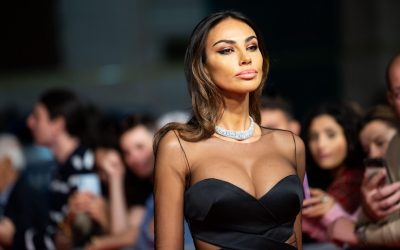 “De la divă la sclavă”. Mădălina Ghenea, detalii mai puţin ştiute din cariera ei. Când a plecat prima dată din România