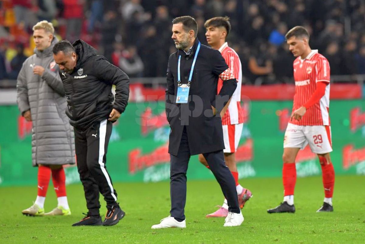 merge cu echipa în cantonament