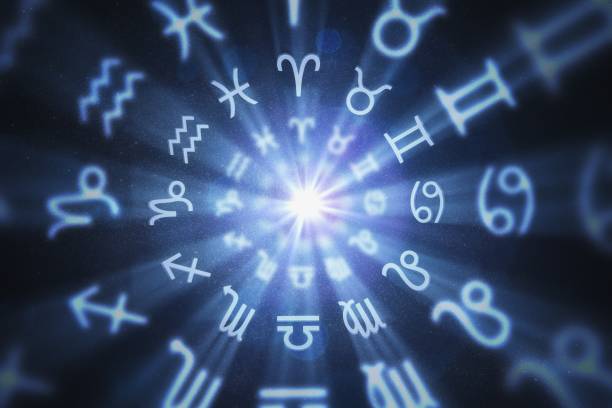 Horoscop 24 decembrie 2025: Surprize neașteptate pentru două zodii