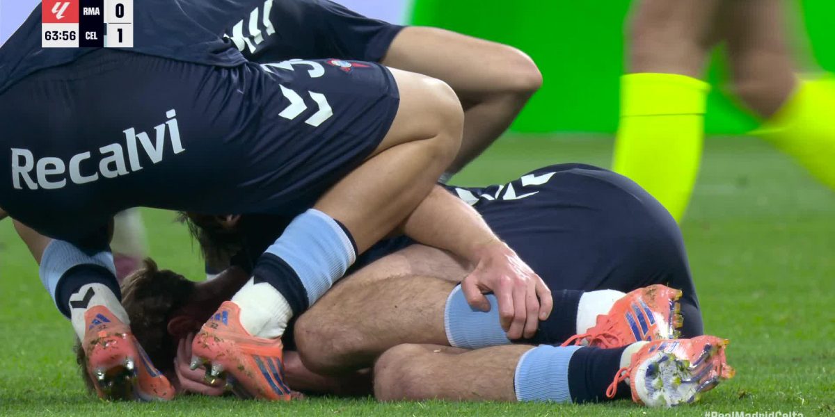 La expulsión de Fran García en un minuto y el cabreo de Xabi Alonso: "Fran, no me jodas"