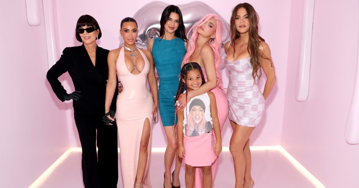 Khloe și Kris spun cine plătește petrecerea de Crăciun a familiei Kardashian‑Jenner