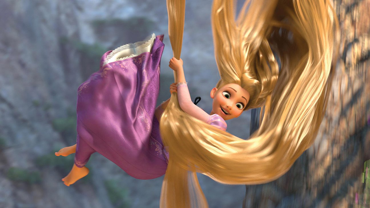 Filmul live‑action Tangled o are pe Sarah Catherine Hook și pe Teagan Croft