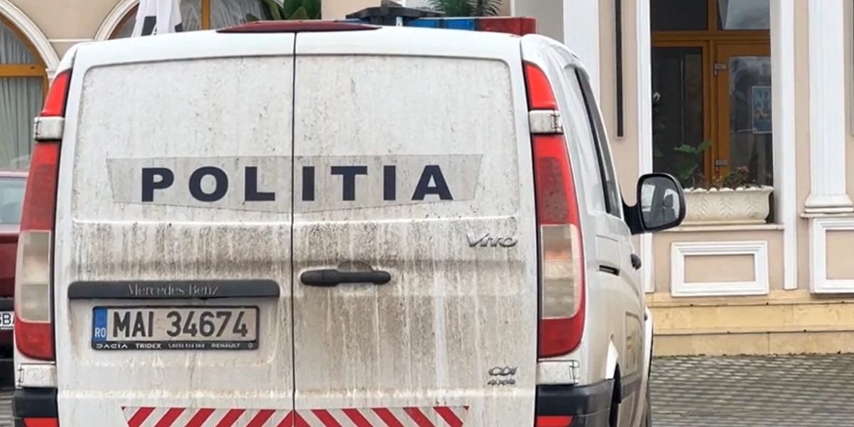 Moarte misterioasă într-un complex din Botoșani. Un bărbat de 51 de ani, găsit fără suflare în camera tehnică