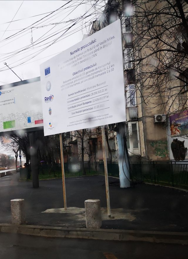 Dezvoltatorii amendați pentru nerespectarea afisajului în construcții