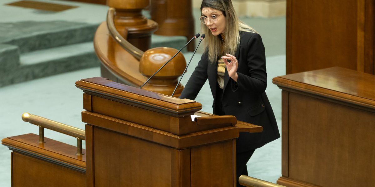 Senatul a adoptat moțiunea simplă depusă de AUR împotriva ministrei Mediului Diana Buzoianu, după criza apei din Prahova