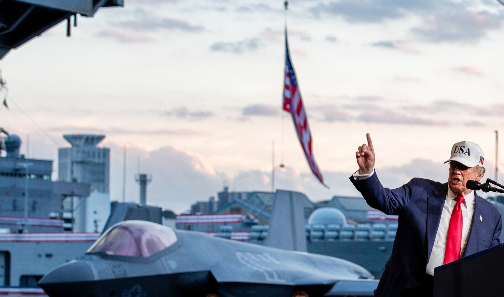 Trump formează o „armată” AI, reunește 1.000 de experți de la giganți tech pentru a contracara China