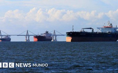 Trump ordena el bloqueo "total y completo" de todos los petroleros sancionados que entren y salgan de Venezuela