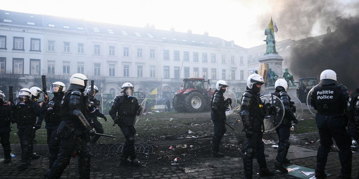 Ursula von der Leyen a anunțat că amână semnarea acordului Mercosur, care a declanșat protestele violente ale fermierilor la Bruxelles