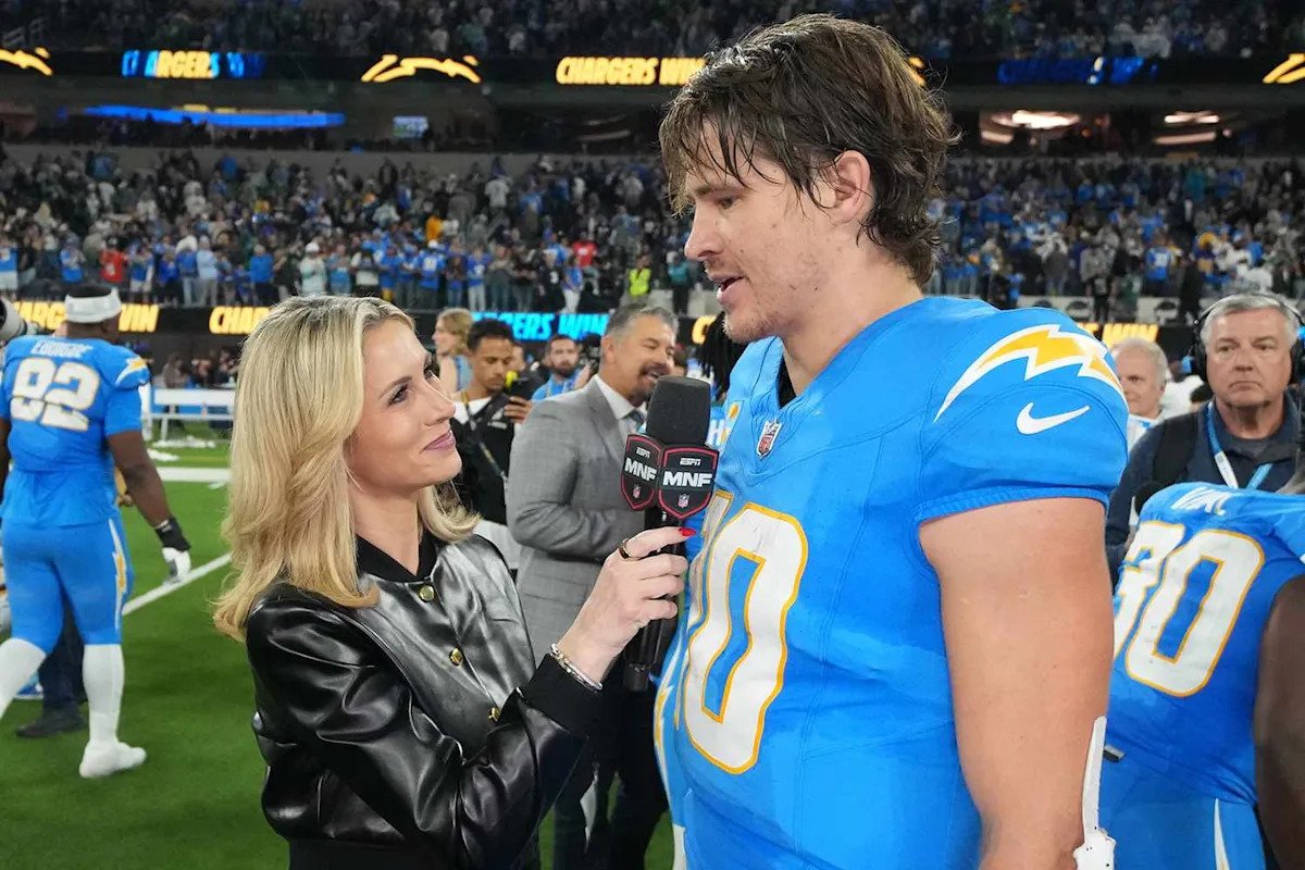 Justin Herbert tachat de rude pentru interviul stânjenit cu Laura Rutledge la ESPN, după victorie