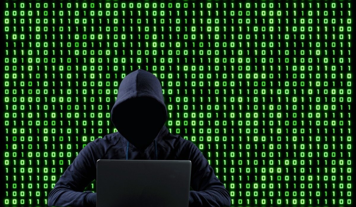 În România, fraudele digitale susținute de IA se intensifică rapid, conform unui raport