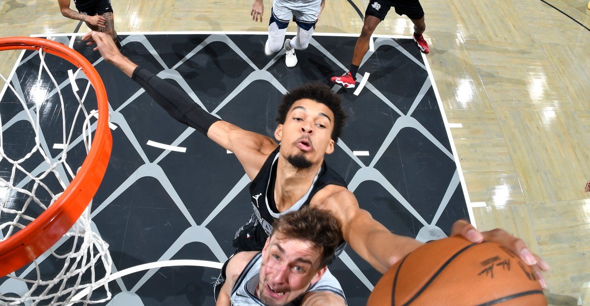 Discuție deschisă: vizualizare statistică a impactului înălțimii lui Wemby asupra baschetului