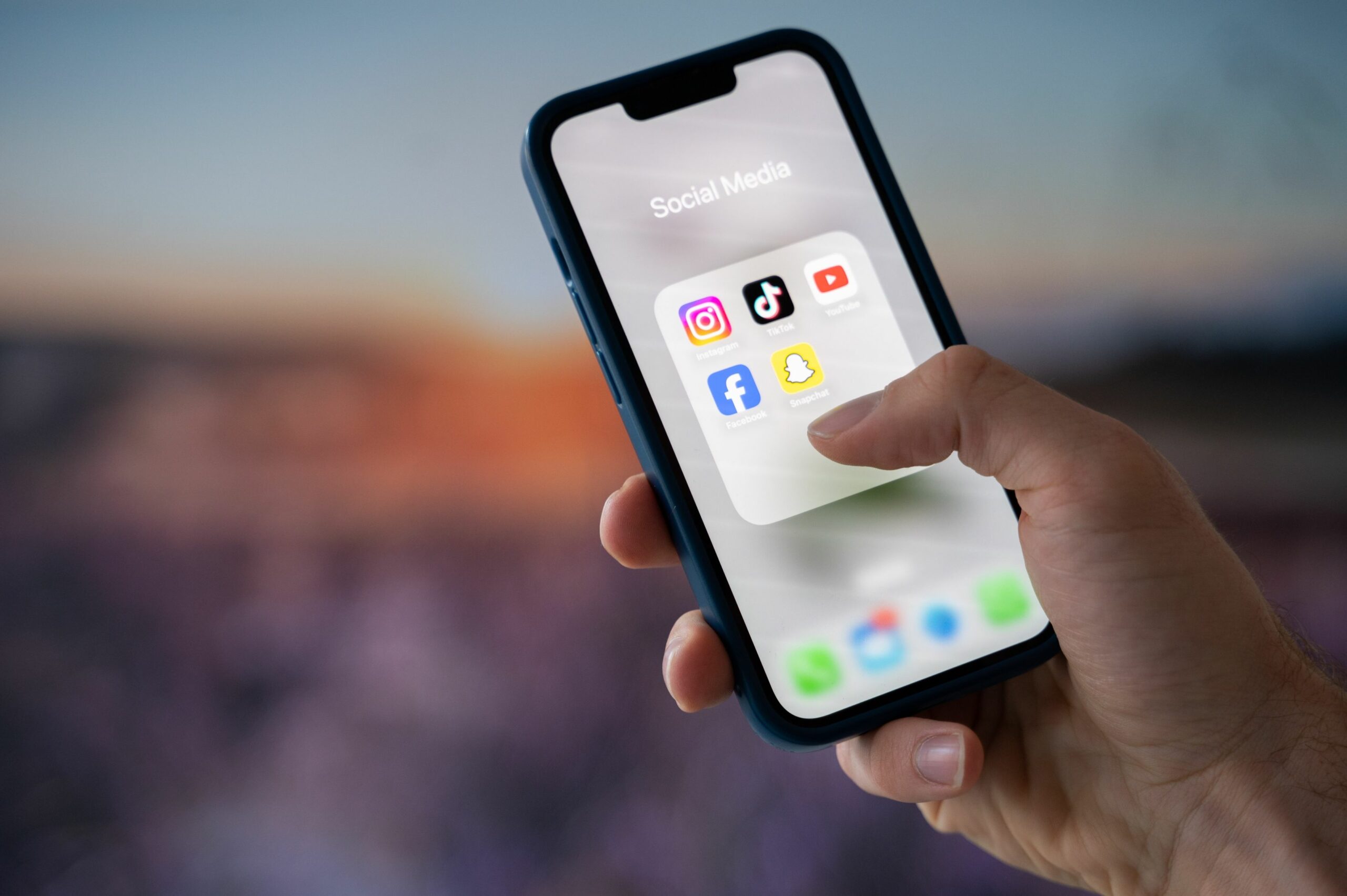 Australia interzice accesul la rețelele sociale copiilor sub 16 ani