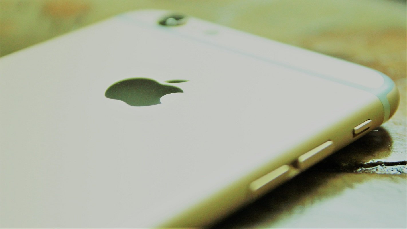 Apple modifică trimiterea fișierelor prin AirDrop la necunoscuți, devenind mai sigură și practică