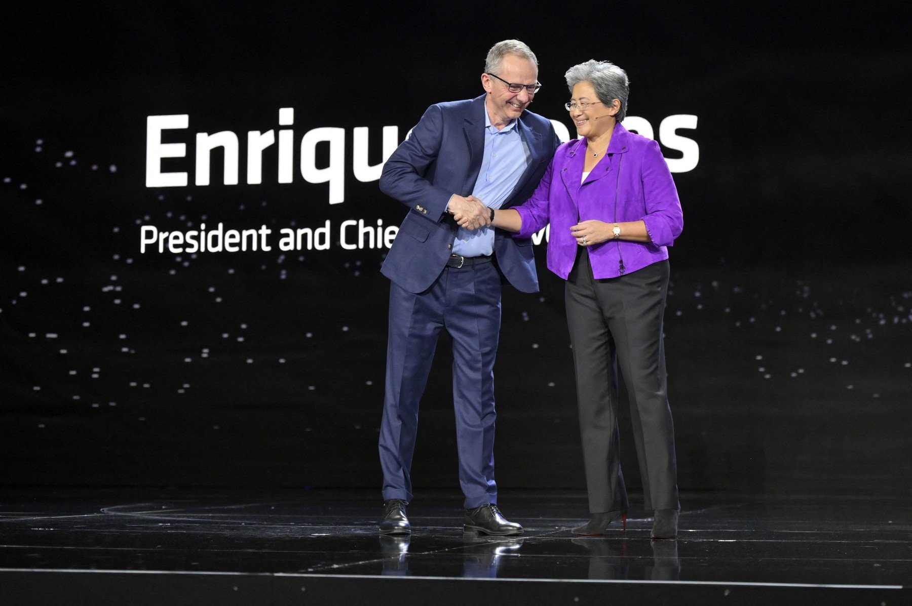 Un renumit gigant al tehnologiei declară că se concentrează pe AI și va concedia mii de angajați.