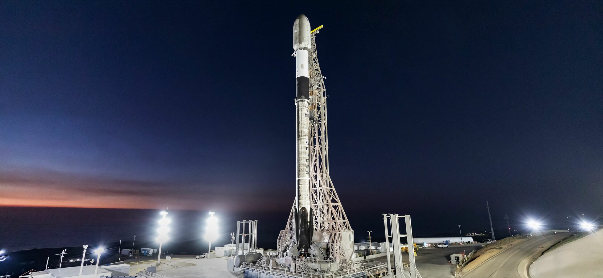 SpaceX a pus în orbită cu reușită satelitul clasificat NROL‑77 destinat armatei americane