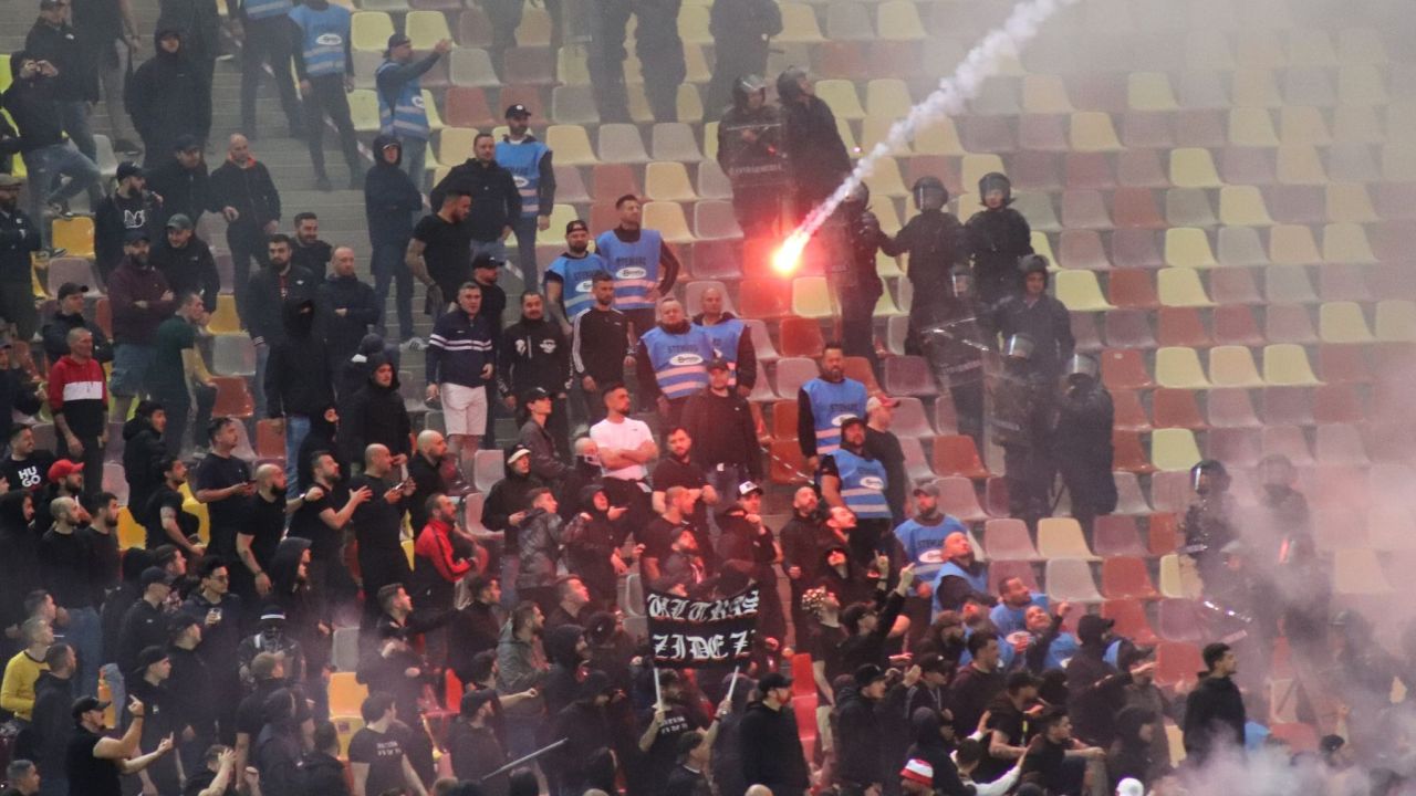 Ultrașii Stelei provoacă fanii lui Dinamo la confruntări înainte de Revelion!