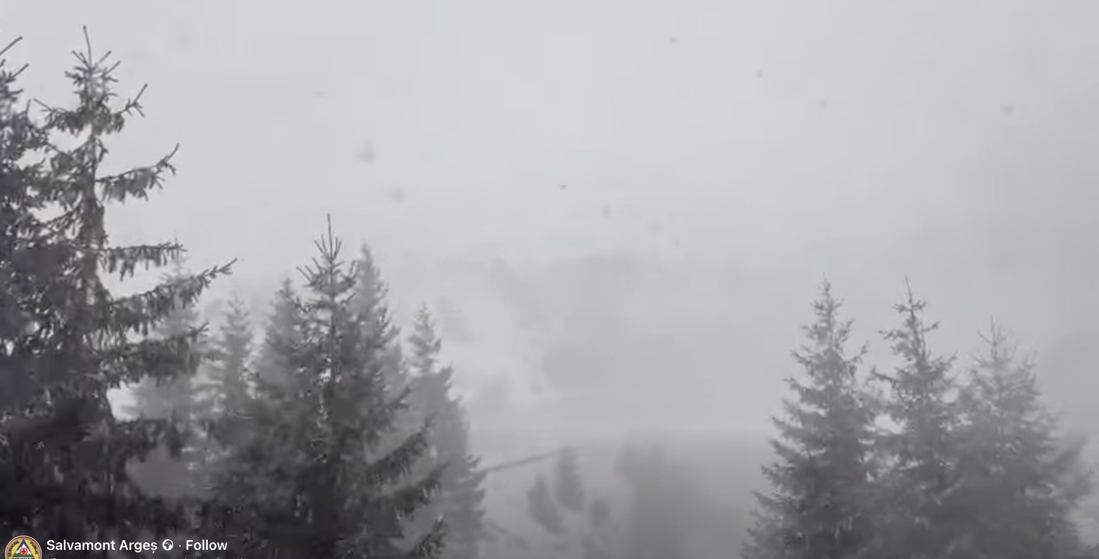 Patru moldoveni rătăciți în Refugiul Călțun în timp ce urcau spre vârful Negoiu; salvamontul nu poate interveni până luni dimineața din cauza vremii nefavorabile