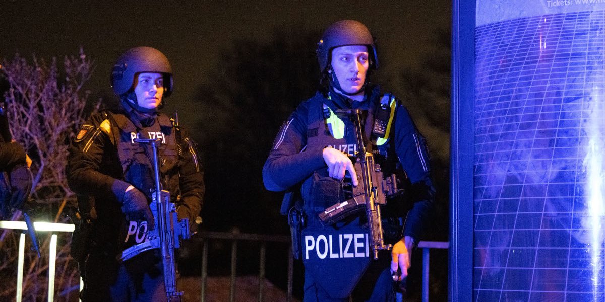 33AV9F3-highres.jpg - PressHub24