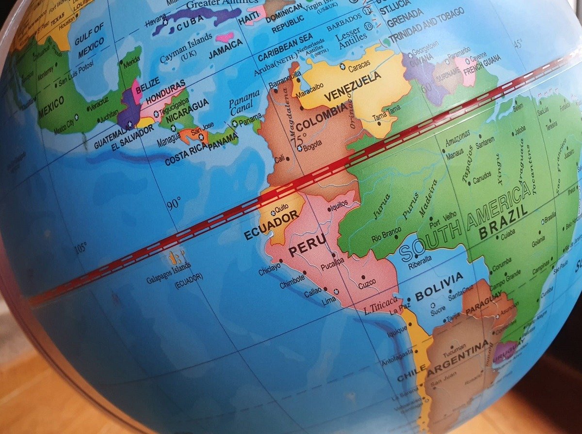 UE avertizează: evitați spațiul aerian al Venezuelei