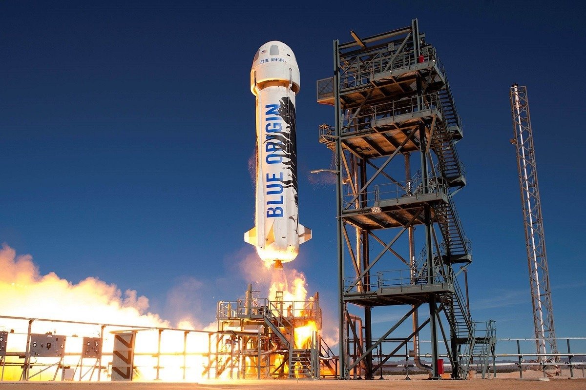 Blue Origin lansează reţeaua TeraWave cu mii de sateliţi.