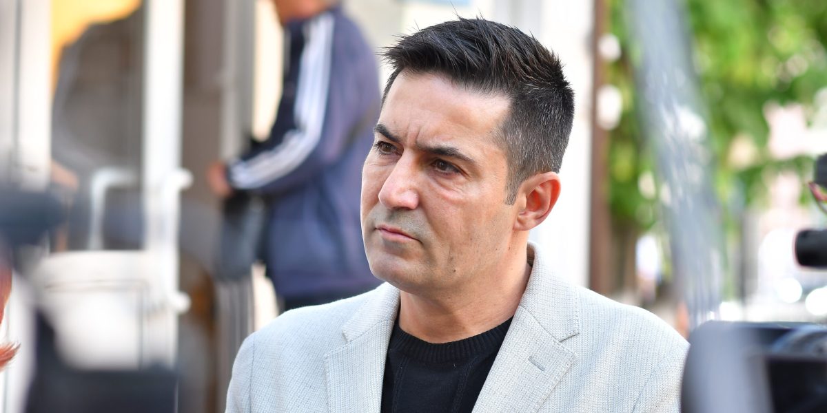 Bolojan cântă de multe ori, dar nu cântă din același playlist. Poate vine momentul să schimbăm lăutarul