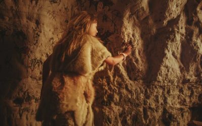 Copil-neanderthalian-care-deseneaza-pe-peretii-unei-pesteri-800x450-1.jpg - PressHub24