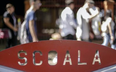 Elevi-la-scoala-in-curtea-scolii-Foto-INQUAM-Photos-Octav-Ganea.jpg - PressHub24