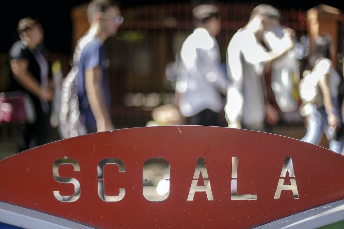 Elevi martori la agresiune reactioneaza