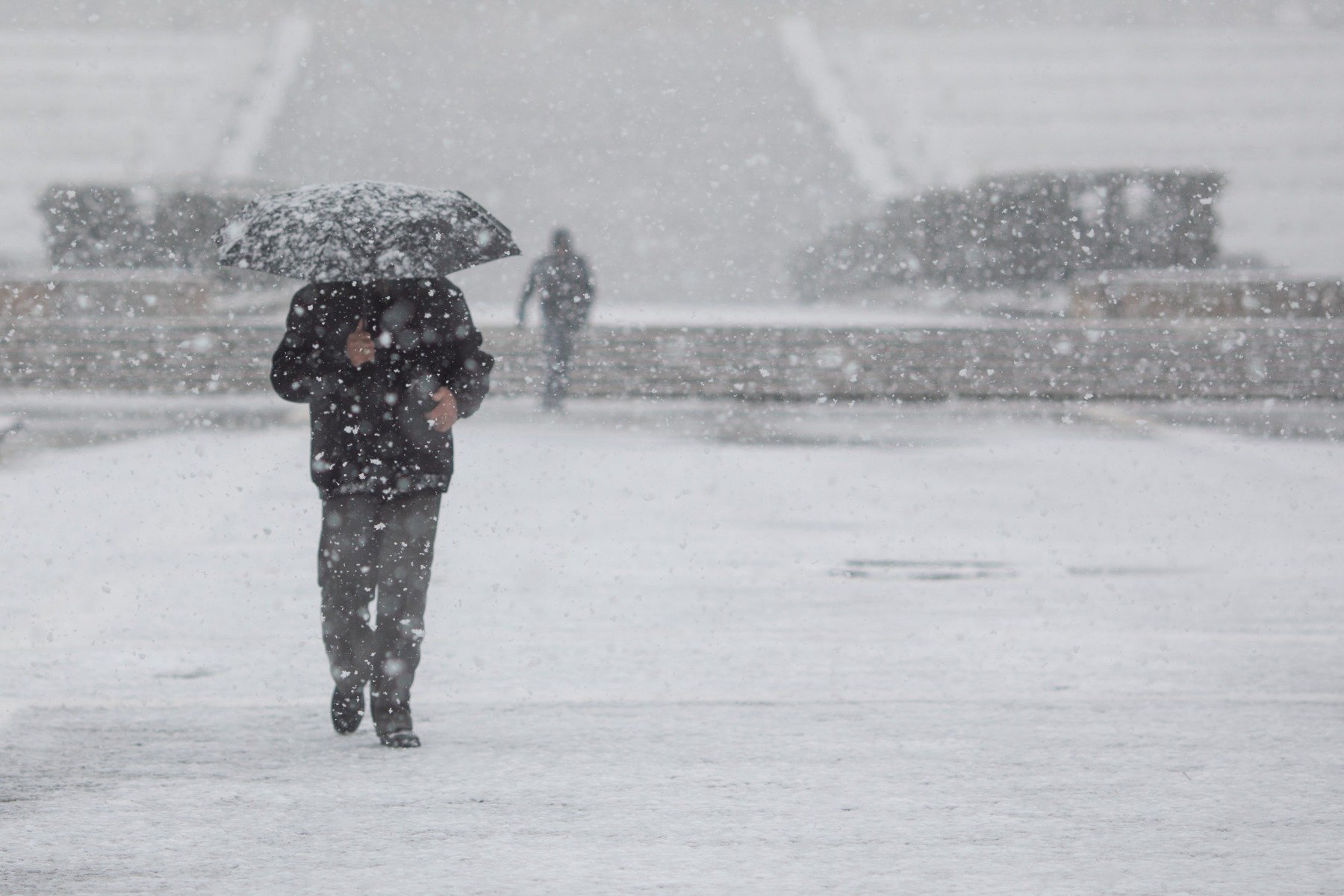ANM anunță încălzire temporară, urmată de ger și polei în următoarele zile