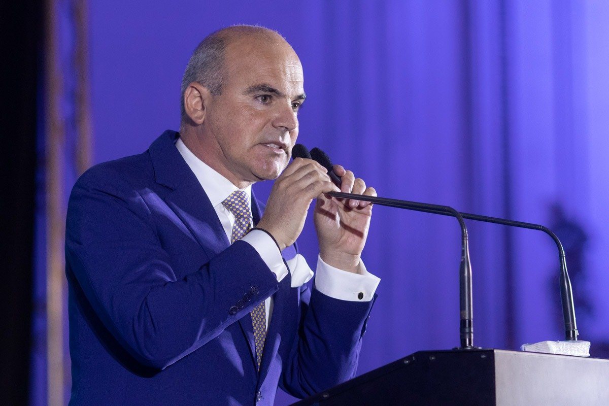 Primarii liberali, controlați de stat