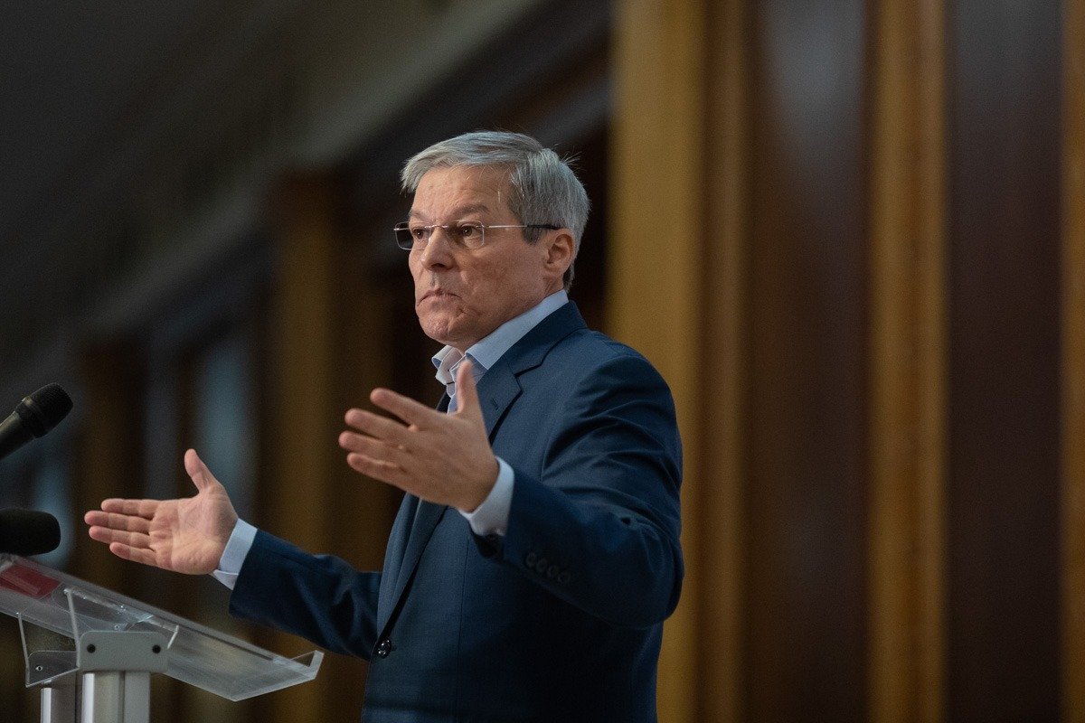 Cioloș, după acuzații AUR despre Brexit: Dezinformare și atacuri politice