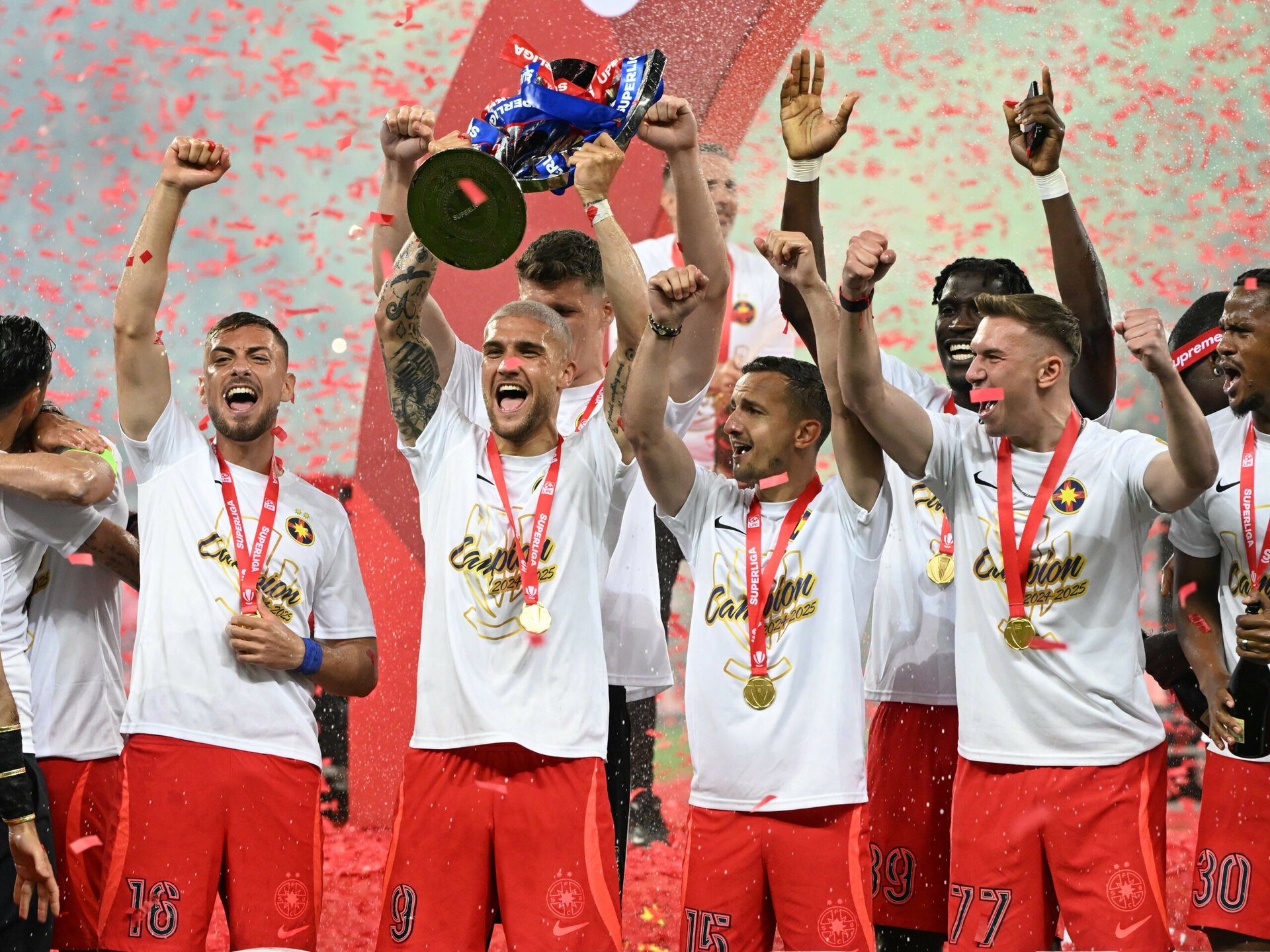 Le-a dat planurile peste cap! Fostul fotbalist de la FCSB nu vrea să plece de la echipa care vrea să scape de el!