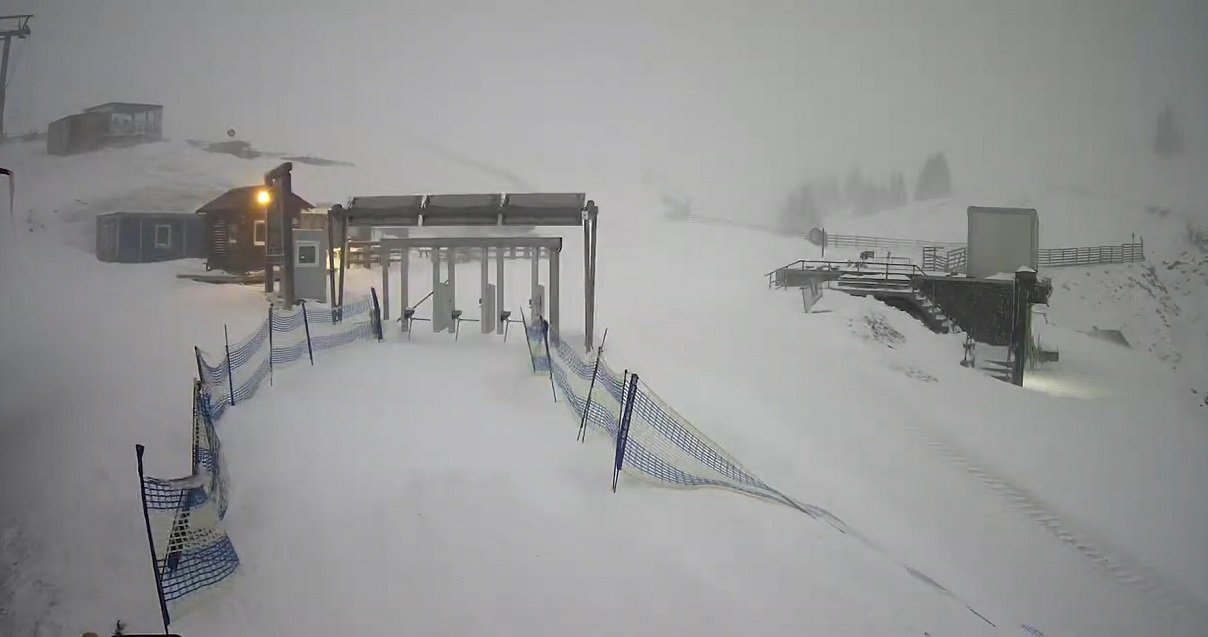 Gondola Sinaia nu mai urcă cu pasageri din cauza condițiilor periculoase