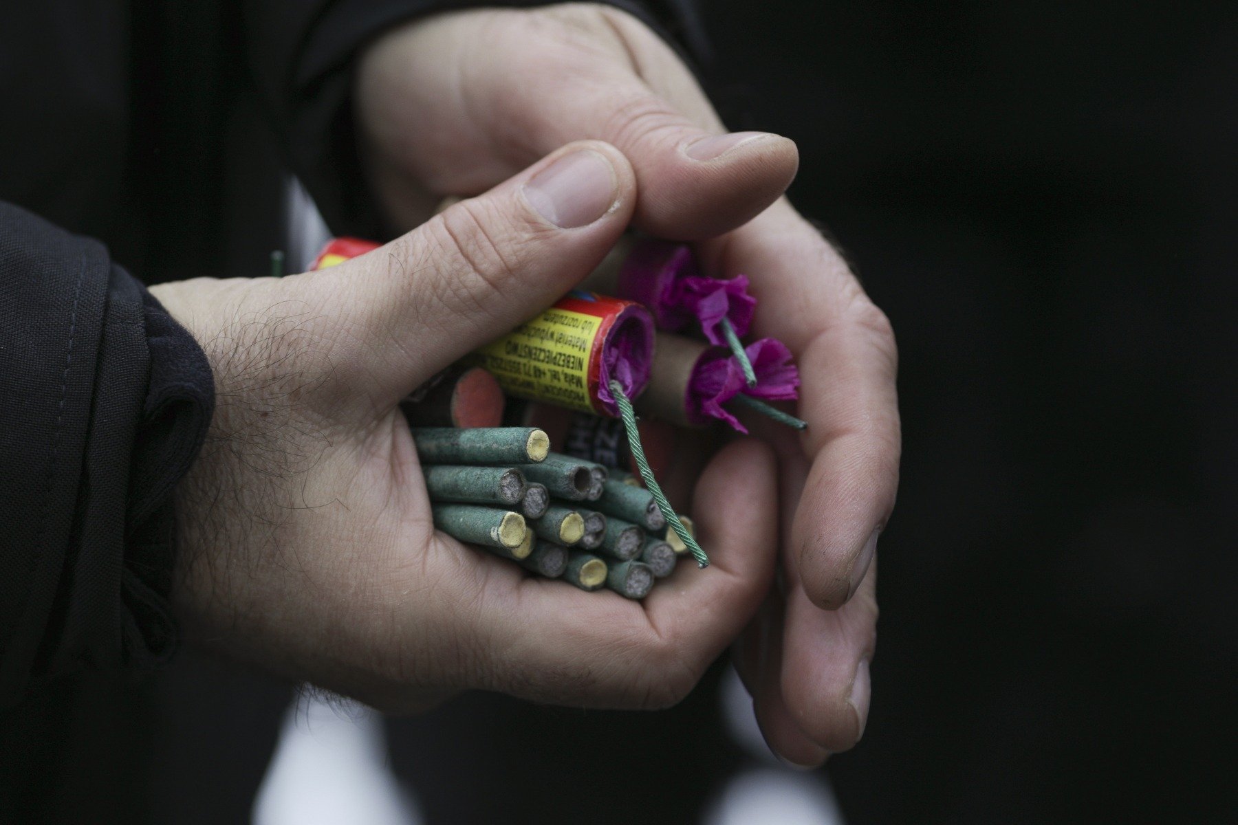 Explozie în Italia: minor român rănit, un mort și sute de răniți