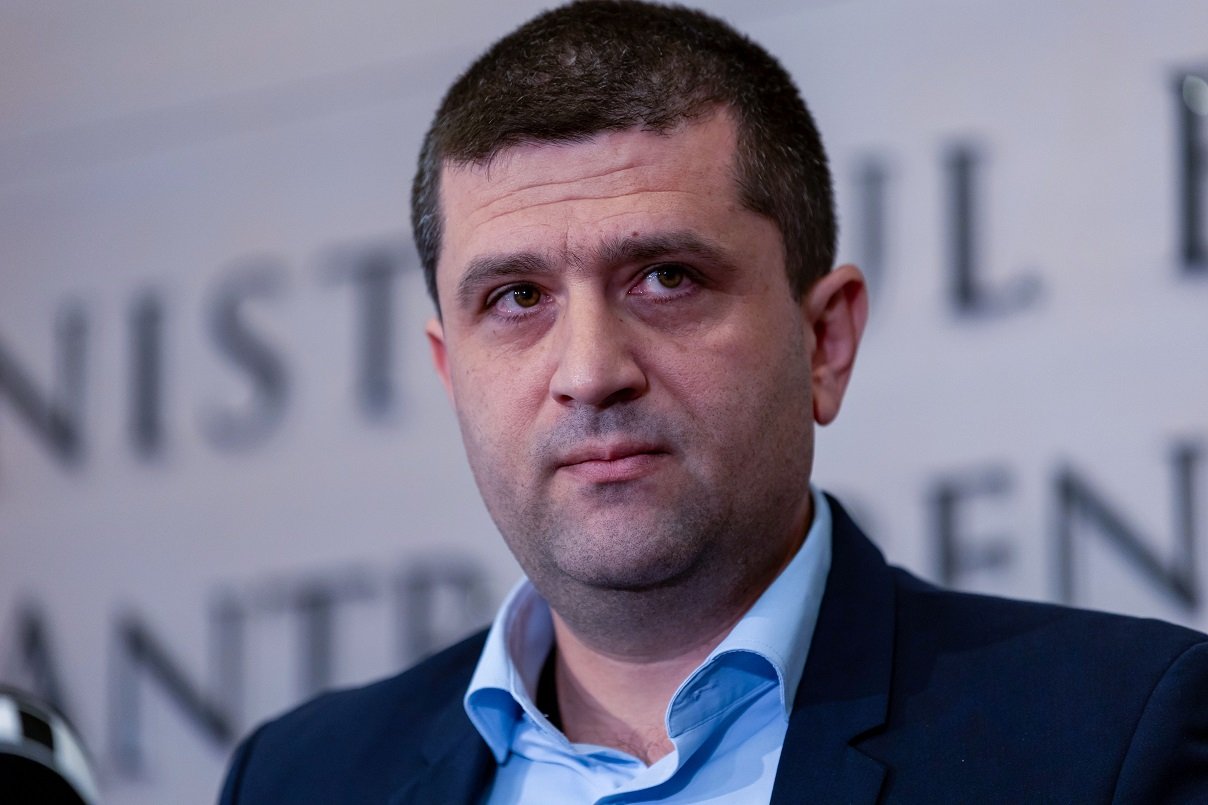 Guvernul va asuma răspunderea pentru reducerea fondului de salarii