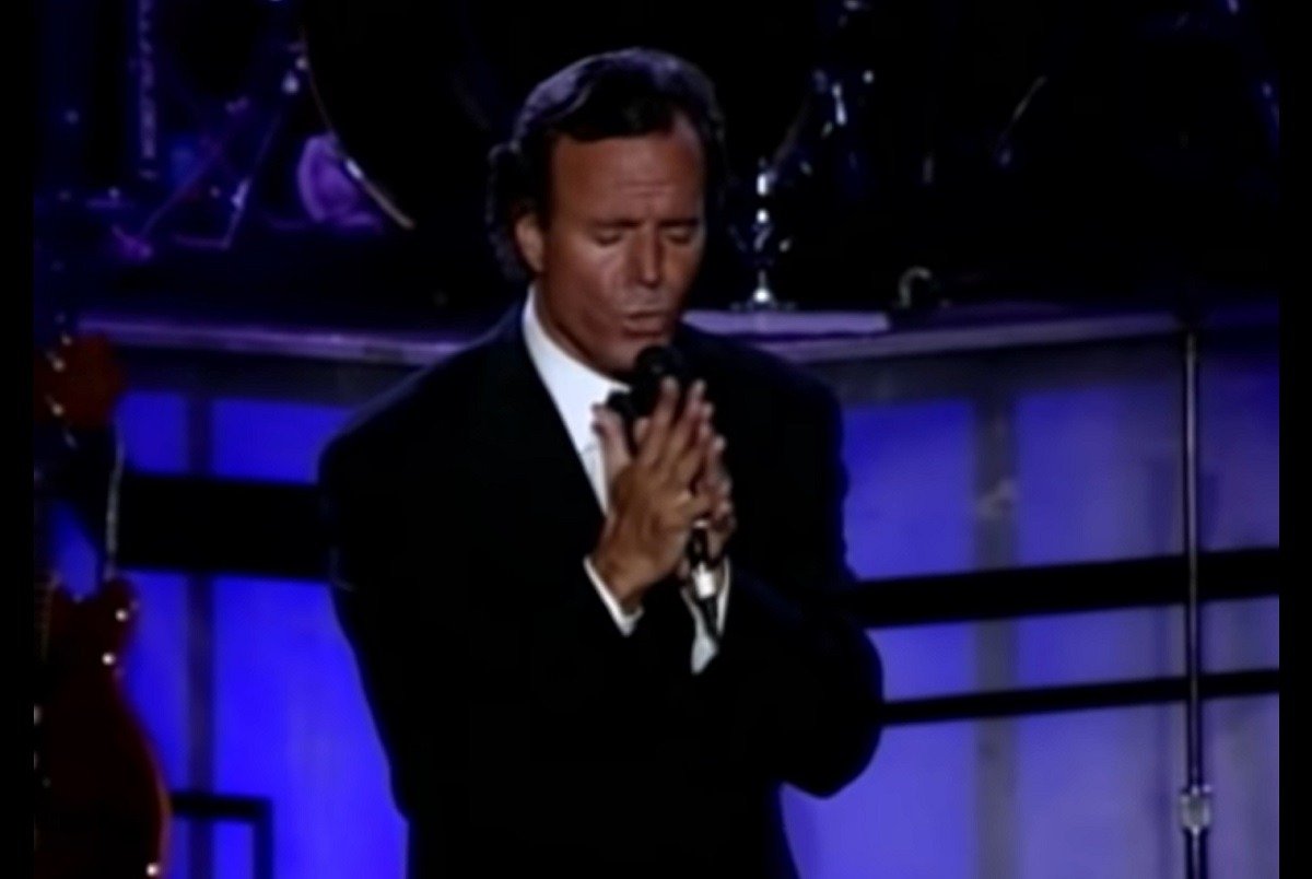 Julio Iglesias, acuzat de agresiune sexuală și abuzuri de două foste angajate