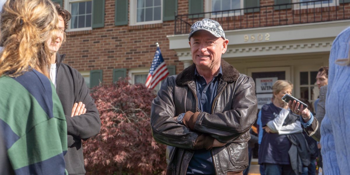 Mark-Kelly-senator-american.jpeg - PressHub24