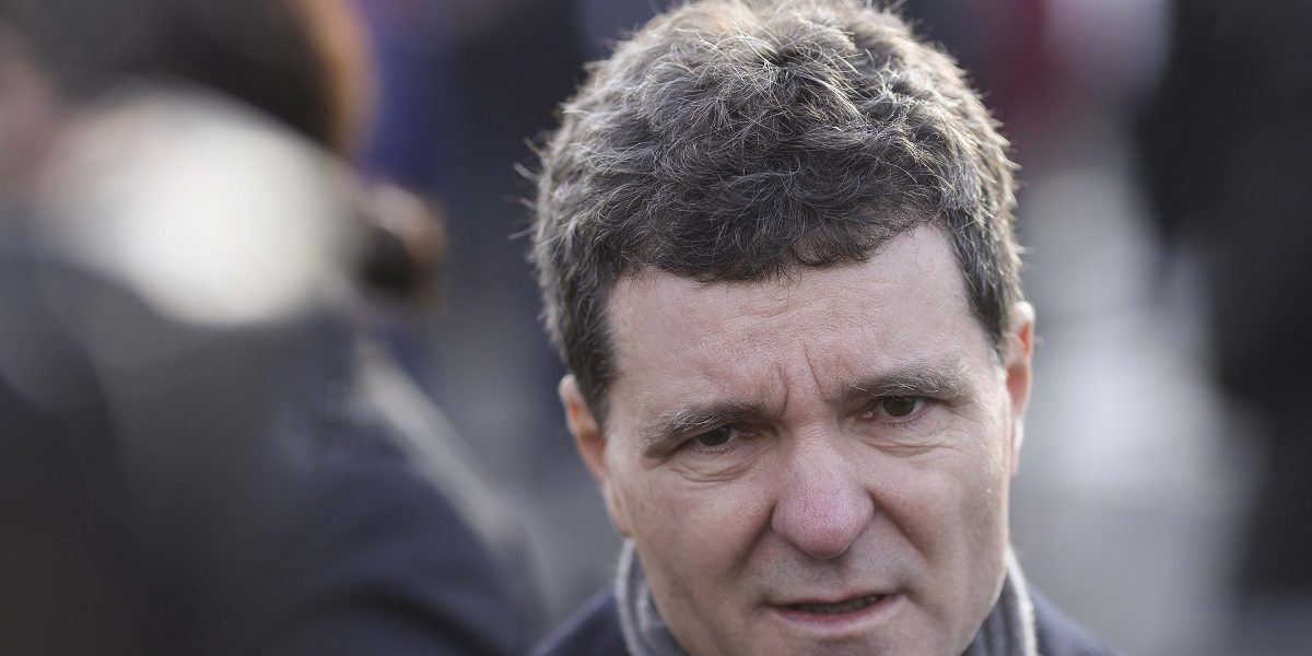 Nicusor-Dan-obosit-trist.jpg - PressHub24